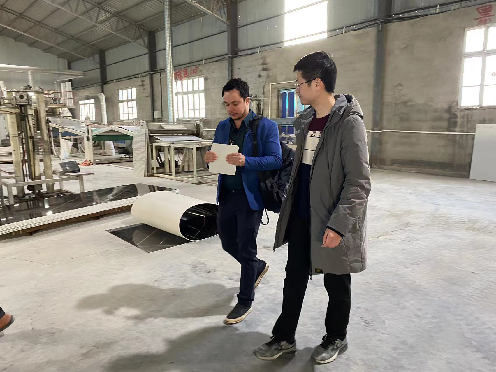 Aitop Decor Hosts Successful Factory Tour for Esteemed American Clients in October(图1)